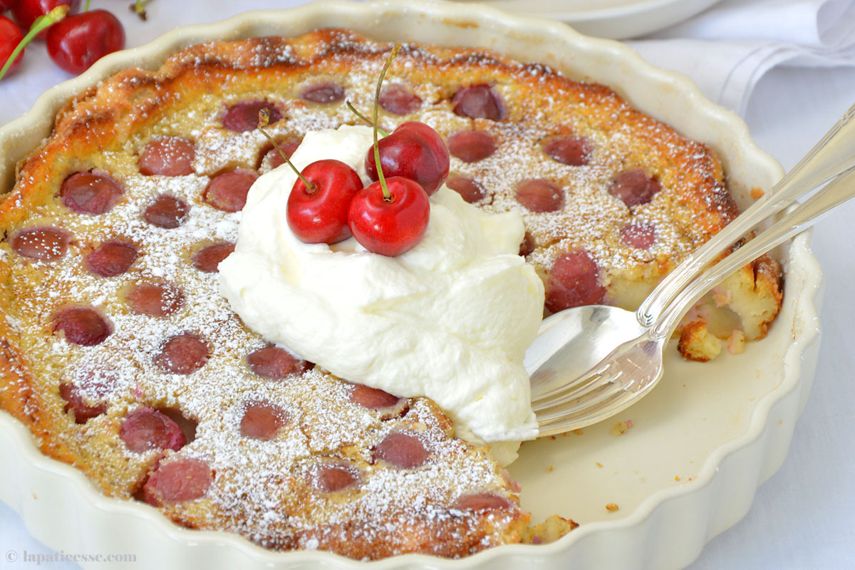 Französischer Kirschauflauf »Clafoutis aux cerises « - La Pâticesse ...