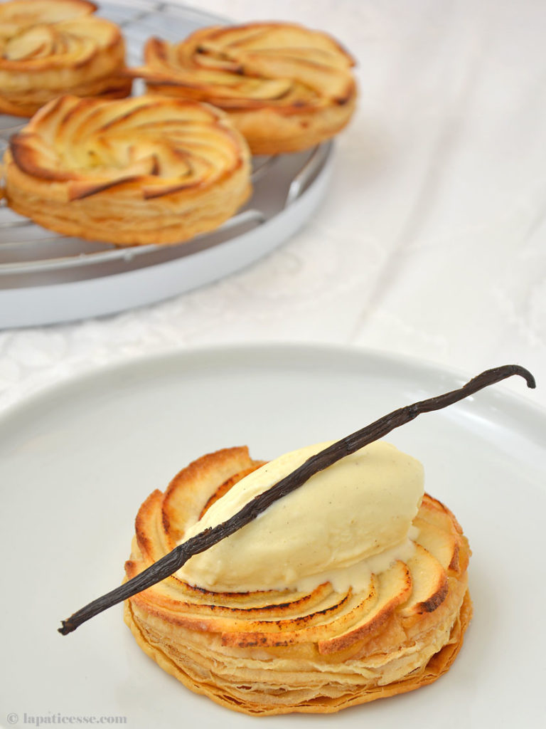 Tarte fine aux pommes Feine Apfeltarte Vanilleeis Rezept