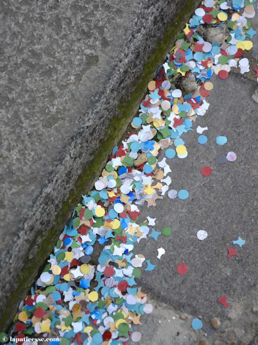 Paris Rue Crémieux Konfetti und bunte Häuser