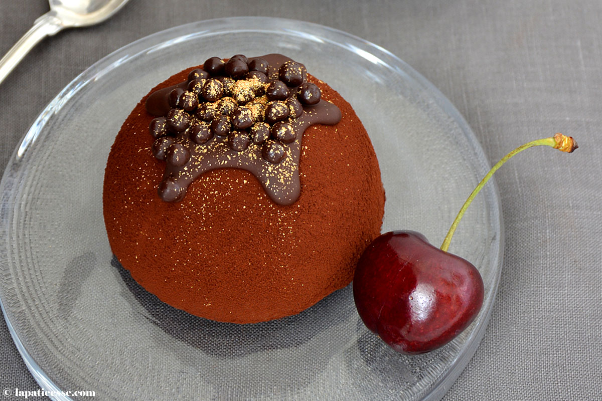 Dunkle Schokoladen-Eisbombe »Bombe glacée au chocolat noir« - La ...