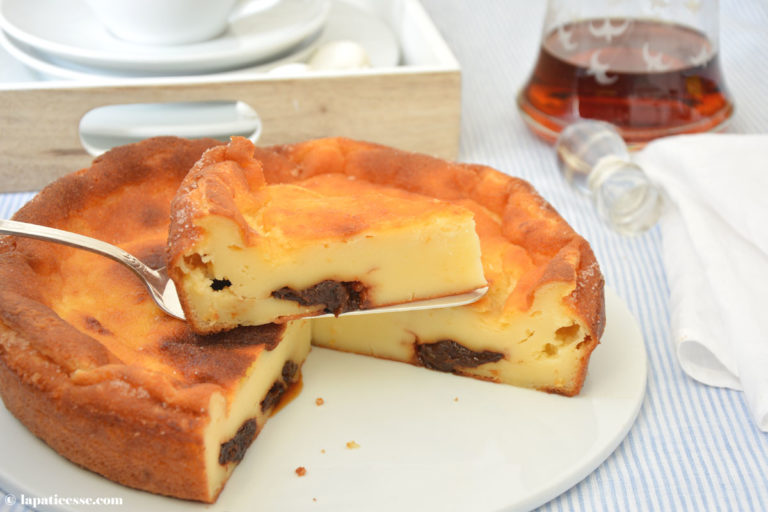 Far breton aux pruneaux Bretonischer Backpflaumenkuchen mit Beurre ...