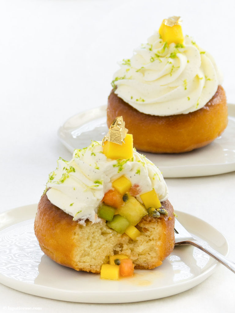 »Baba au Chardonnay« mit exotischen Früchten - La Pâticesse - Der ...