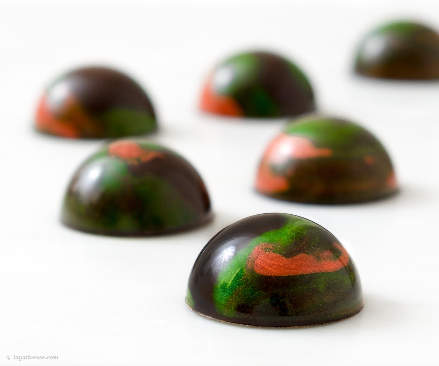 Gin-Pralinen Rezept Bonbons Fichtennadeln Kuvertüre