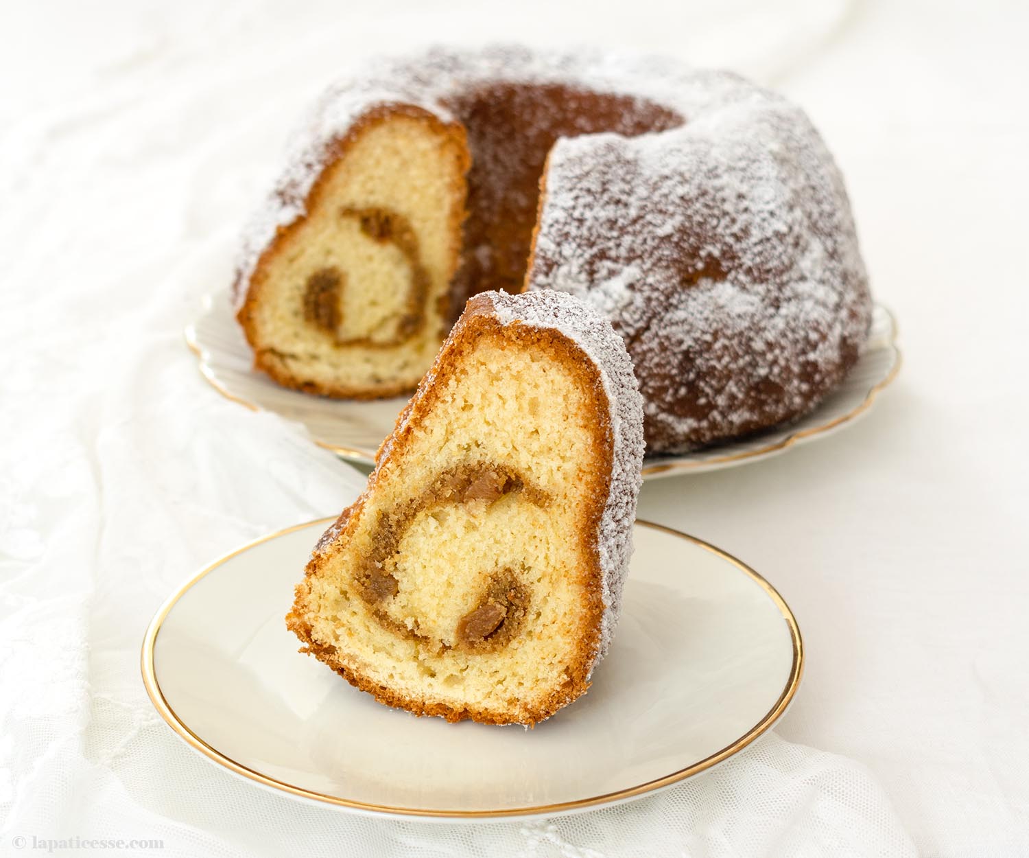 Gugelhupf mit Plätzchenstrudel Süße Resteverwertung - La Pâticesse - Der Patisserie Blog